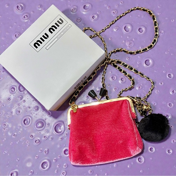 MIU MIU Pink Kisslock GWP New In Box With Chain - Picture 2 of 5